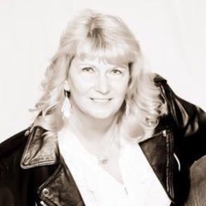 Meet your Posher, Maxine